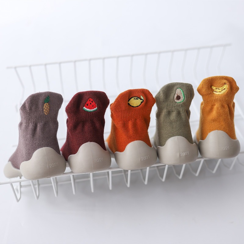 Knitted and embroidered baby floor socks/shoes - Image 9