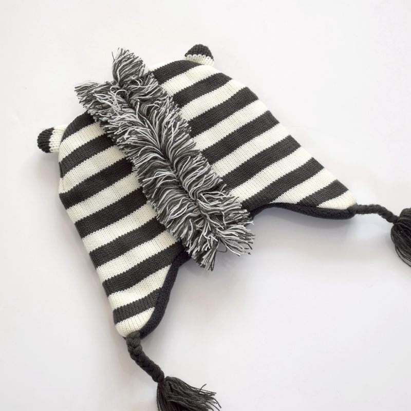 Plush knitted winter hat - Image 6